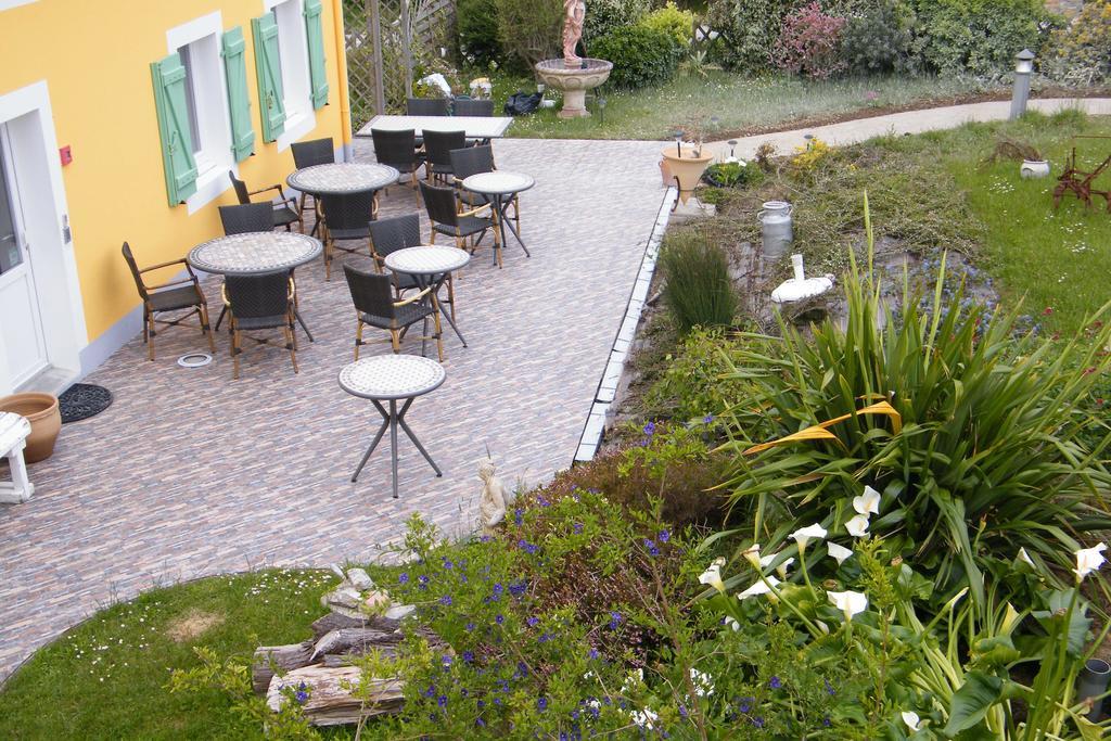 Chez Katy Et Dede Hotel Bangor Bagian luar foto