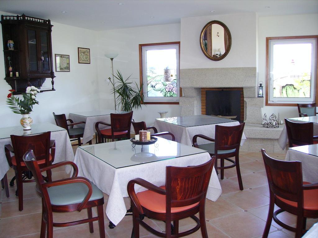 Chez Katy Et Dede Hotel Bangor Bagian luar foto
